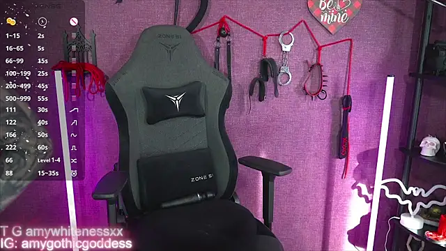 amywhitenessxx online show from April 18, 11:01 am