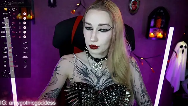 amywhitenessxx online show from October 14, 9:54 am
