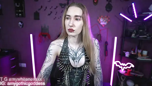 amywhitenessxx online show from June 2, 3:45 pm