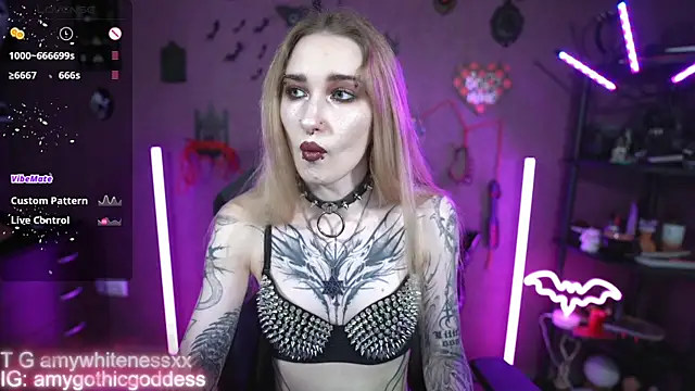amywhitenessxx online show from May 30, 3:06 pm