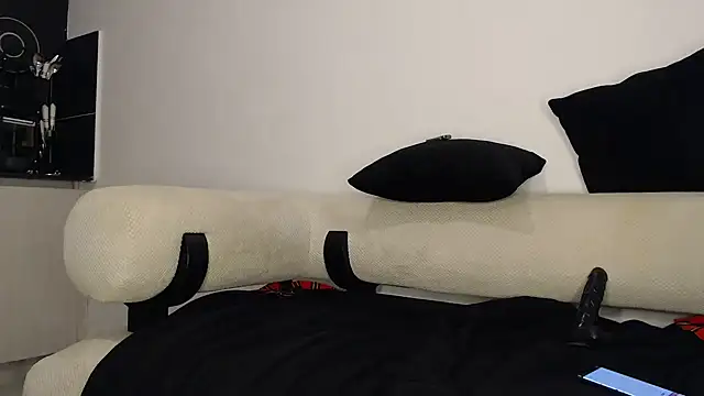 CurvyGlass online show from February 5, 12:50 am