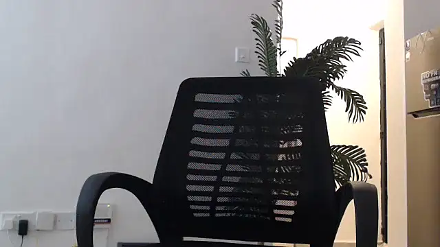 CurvyGlass online show from January 6, 6:17 am