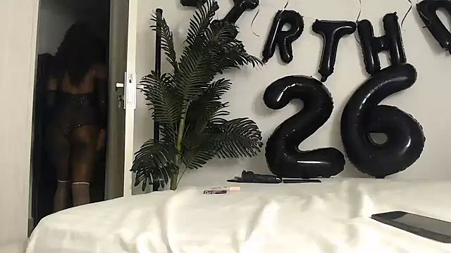 CurvyGlass online show from October 16, 1:25 am