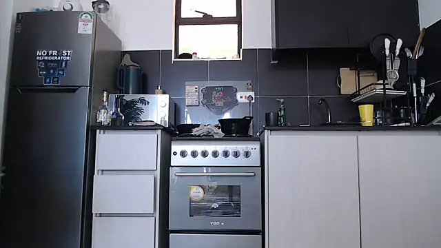 CurvyGlass online show from January 14, 11:58 am