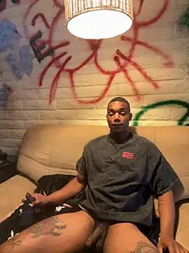 Shhhtrey0375 online show from June 1, 6:51 pm