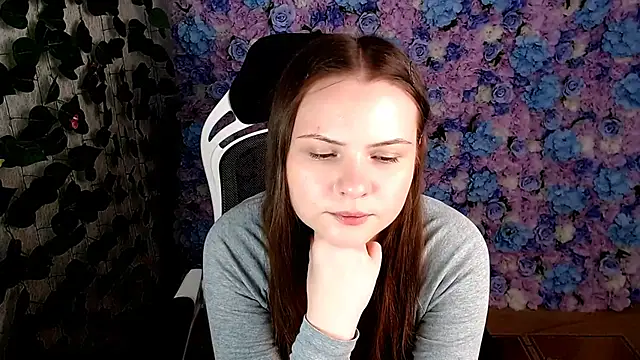 Snapshot of IxxiLiana chatting on September 9, 5:06 am IxxiLiana online show from September 9, 5:06 am