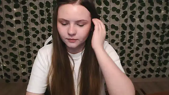 Snapshot of IxxiLiana chatting on March 6, 4:52 am IxxiLiana online show from March 6, 4:52 am