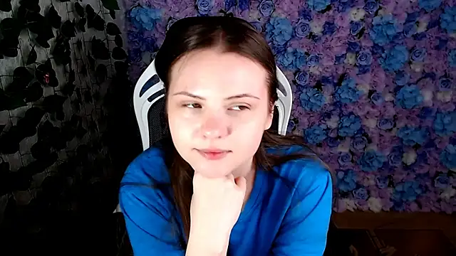 Snapshot of IxxiLiana chatting on September 13, 5:07 am IxxiLiana online show from September 13, 5:07 am