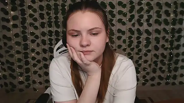 Snapshot of IxxiLiana chatting on February 23, 7:22 am IxxiLiana online show from February 23, 7:22 am