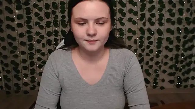 Snapshot of IxxiLiana chatting on February 14, 7:07 am IxxiLiana online show from February 14, 7:07 am
