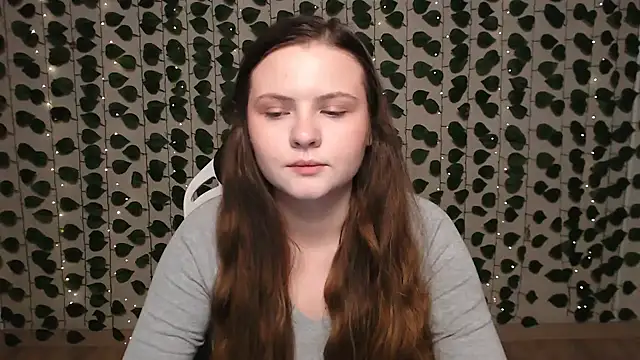 Snapshot of IxxiLiana chatting on February 14, 4:04 am IxxiLiana online show from February 14, 4:04 am