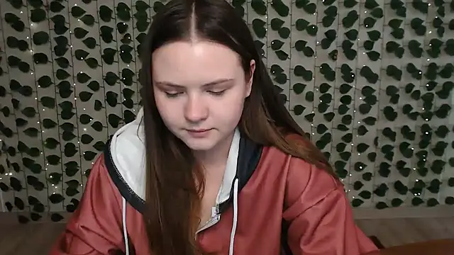 Snapshot of IxxiLiana chatting on February 21, 8:29 am IxxiLiana online show from February 21, 8:29 am
