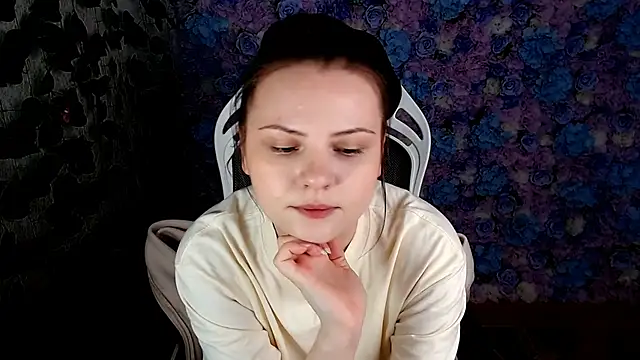 Snapshot of IxxiLiana chatting on September 20, 4:06 am IxxiLiana online show from September 20, 4:06 am