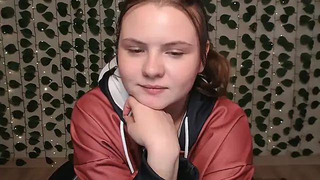 Snapshot of IxxiLiana chatting on February 16, 7:48 am IxxiLiana online show from February 16, 7:48 am