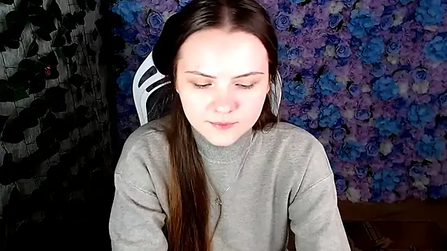 Snapshot of IxxiLiana chatting on October 5, 5:09 am IxxiLiana online show from October 5, 5:09 am