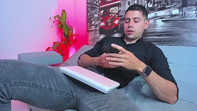 Snapshot of ANDER_PEREZ chatting on February 15, 2:44 pm ANDER PEREZ online show from February 15, 2:44 pm