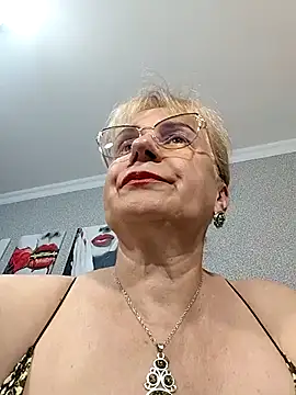 Snapshot of koroleva70 chatting on June 30, 10:37 am koroleva70 online show from June 30, 10:37 am