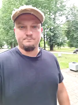 Snapshot of Pandasky chatting on September 14, 7:31 am Pandasky online show from September 14, 7:31 am