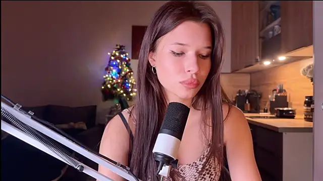 Snapshot of YourOblivion chatting on December 16, 5:50 pm YourOblivion online show from December 16, 5:50 pm