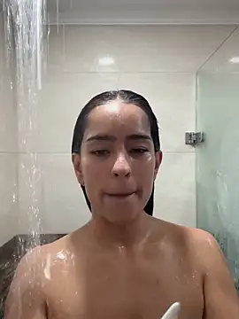 Snapshot of Mau_White chatting on May 11, 2:45 pm Mau White online show from May 11, 2:45 pm