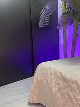 Mau White online show from February 8, 1:36 am