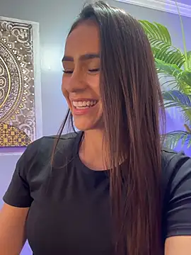 Snapshot of Mau_White chatting on May 3, 1:55 am Mau White online show from May 3, 1:55 am