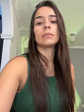 Snapshot of Mau_White chatting on June 16, 11:05 pm Mau White online show from June 16, 11:05 pm