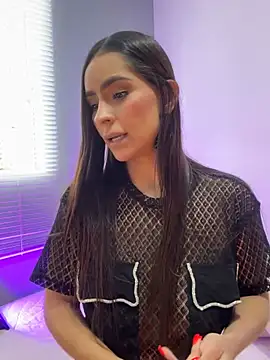 Snapshot of Mau_White chatting on May 6, 3:38 pm Mau White online show from May 6, 3:38 pm