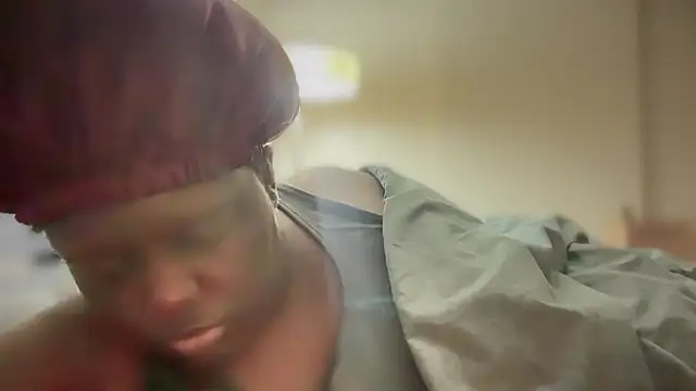 Snapshot of Yagurl__west chatting on February 17, 6:53 am Yagurl west online show from February 17, 6:53 am