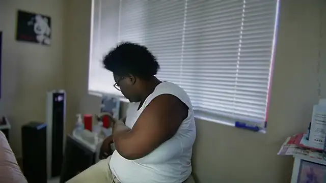 Snapshot of Yagurl__west chatting on March 1, 12:50 am Yagurl west online show from March 1, 12:50 am