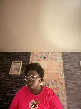 Snapshot of Yagurl__west chatting on November 26, 3:28 am Yagurl west online show from November 26, 3:28 am