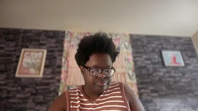 Snapshot of Yagurl__west chatting on October 5, 10:00 pm Yagurl west online show from October 5, 10:00 pm