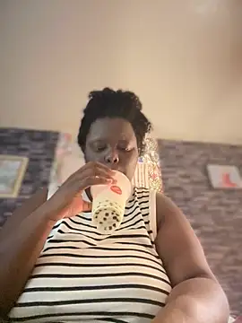 Snapshot of Yagurl__west chatting on November 8, 10:35 pm Yagurl west online show from November 8, 10:35 pm