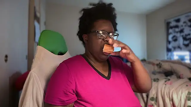 Snapshot of Yagurl__west chatting on January 9, 3:02 am Yagurl west online show from January 9, 3:02 am