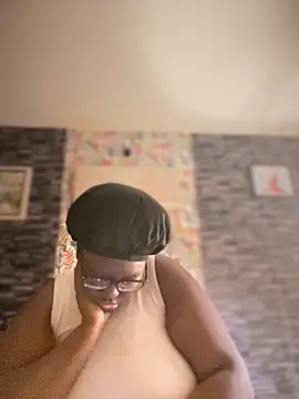 Snapshot of Yagurl__west chatting on November 27, 4:46 am Yagurl west online show from November 27, 4:46 am