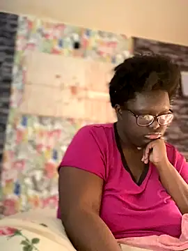 Snapshot of Yagurl__west chatting on December 3, 6:18 pm Yagurl west online show from December 3, 6:18 pm