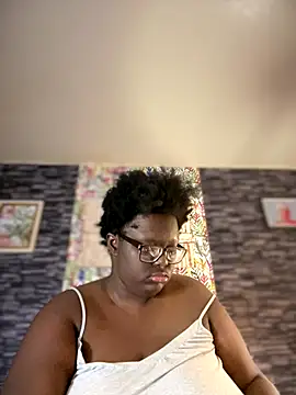 Snapshot of Yagurl__west chatting on November 16, 4:28 am Yagurl west online show from November 16, 4:28 am