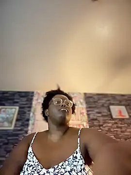 Snapshot of Yagurl__west chatting on November 15, 5:00 am Yagurl west online show from November 15, 5:00 am