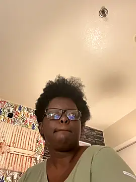 Snapshot of Yagurl__west chatting on November 7, 10:24 pm Yagurl west online show from November 7, 10:24 pm