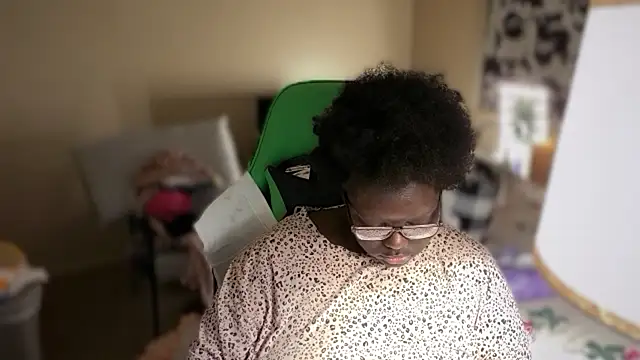 Snapshot of Yagurl__west chatting on December 23, 1:16 am Yagurl west online show from December 23, 1:16 am