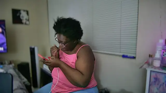 Snapshot of Yagurl__west chatting on March 5, 2:36 am Yagurl west online show from March 5, 2:36 am