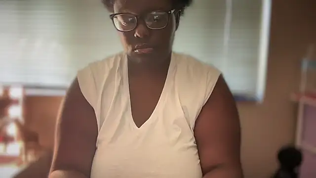 Snapshot of Yagurl__west chatting on March 10, 7:40 pm Yagurl west online show from March 10, 7:40 pm