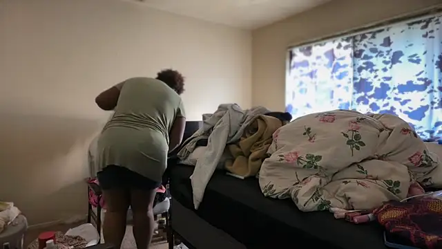 Yagurl  west online show from February 5, 12:28 am