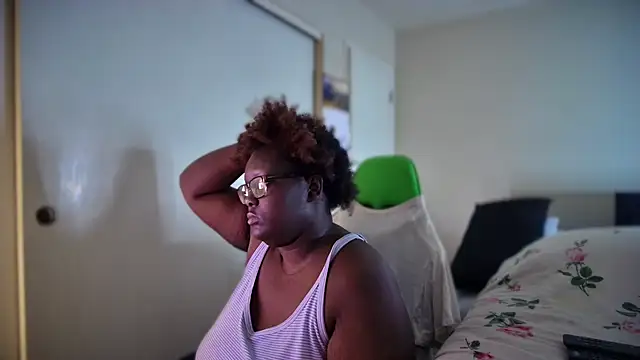 Yagurl  west online show from February 7, 4:20 am