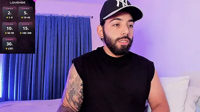 Snapshot of leo_thewolf_ chatting on November 13, 8:24 pm leo thewolf online show from November 13, 8:24 pm