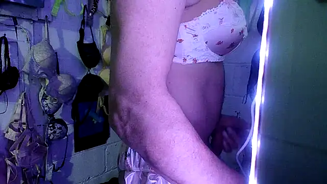 Mshizzle12 online show from March 2, 2:34 am