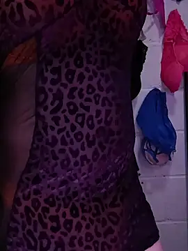 Snapshot of Mshizzle12 chatting on October 16, 9:12 pm Mshizzle12 online show from October 16, 9:12 pm