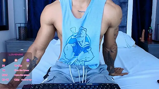 Snapshot of Manolo_Hot1 chatting on February 13, 2:52 pm Manolo Hot1 online show from February 13, 2:52 pm