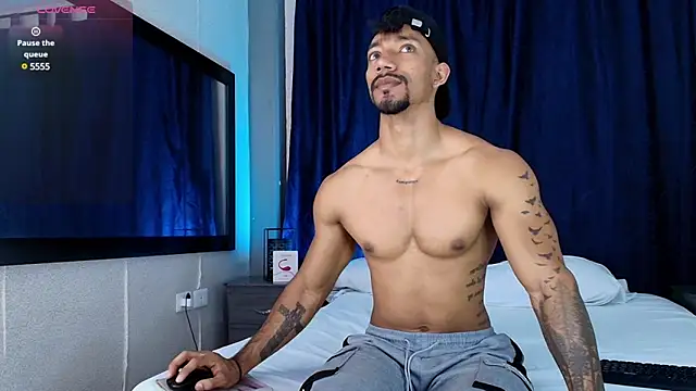 Snapshot of Manolo_Hot1 chatting on March 11, 2:51 pm Manolo Hot1 online show from March 11, 2:51 pm