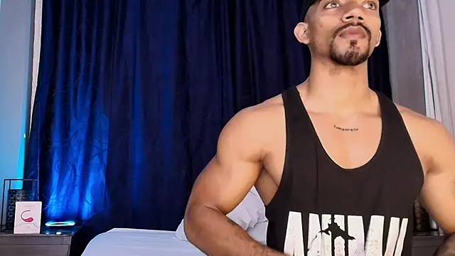 Snapshot of Manolo_Hot1 chatting on March 21, 2:51 pm Manolo Hot1 online show from March 21, 2:51 pm